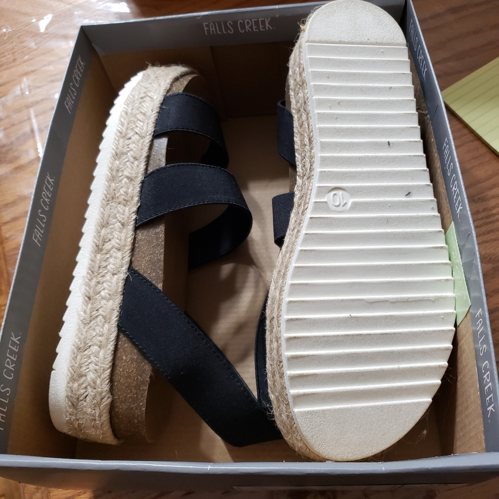 Sandals - Picture 2 of 3